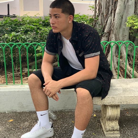 Meet your Posher, Chris - Picture 4 of 8